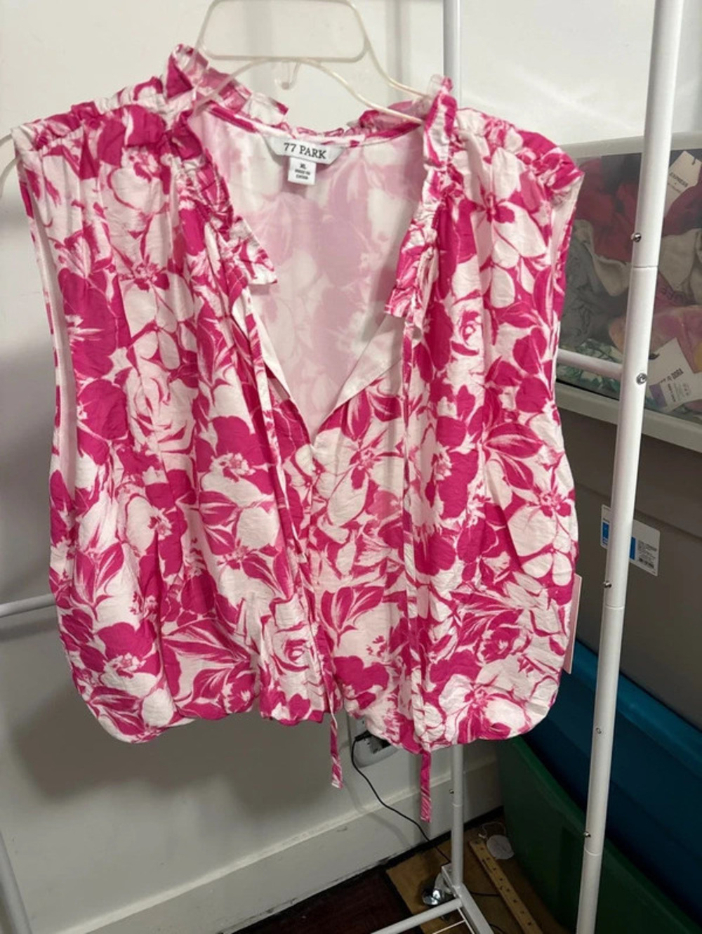 Brand New 77 Park Pink Floral Sleeveless Blouse - XL (NWT)